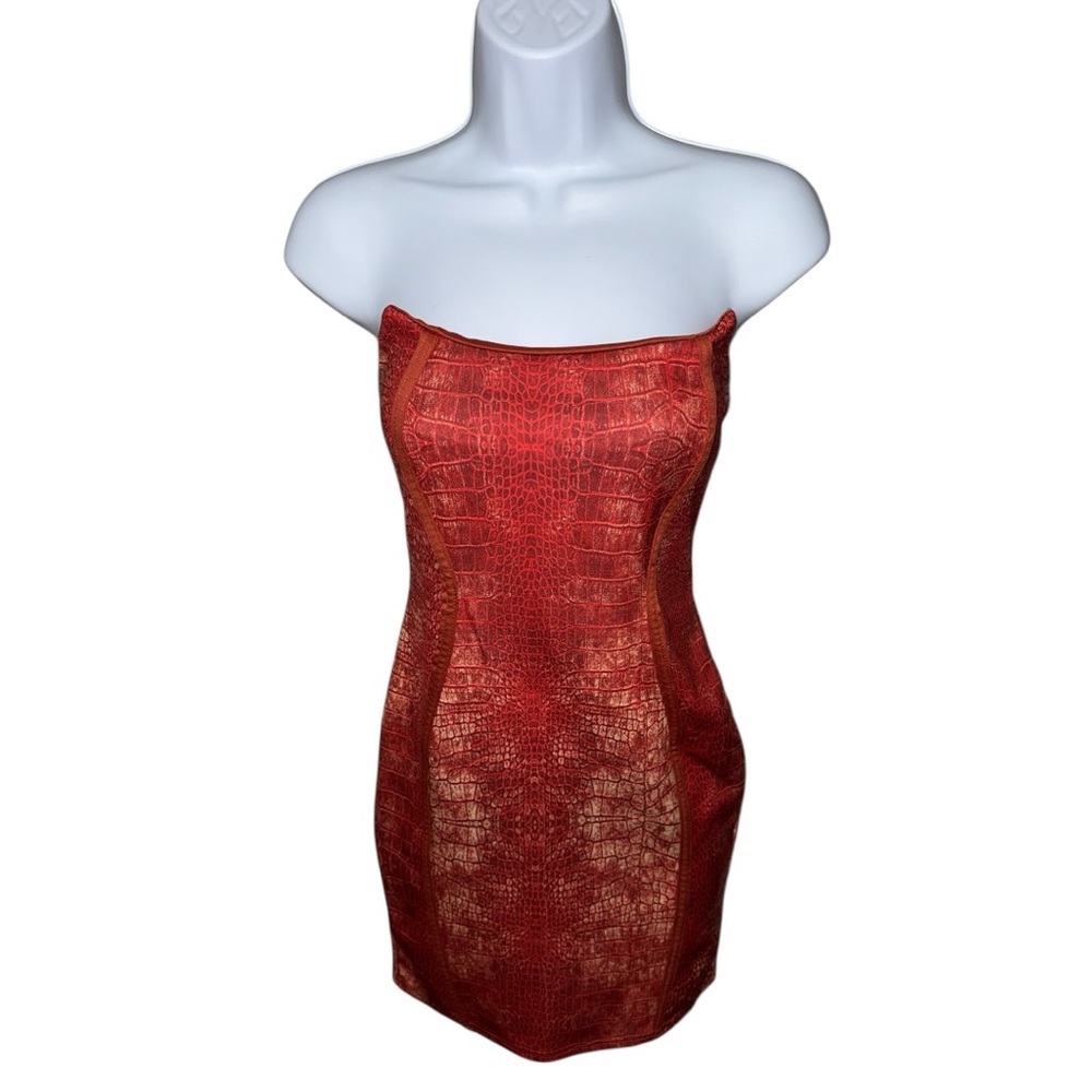 Women’s Pretty Little Thing Red Snake Print Strapless Mini Dress - 4